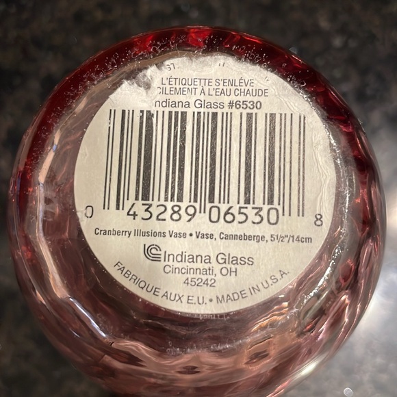 Indiana Glass Made in the USA beautiful pink swirl vase in perfect condition - Picture 5 of 5